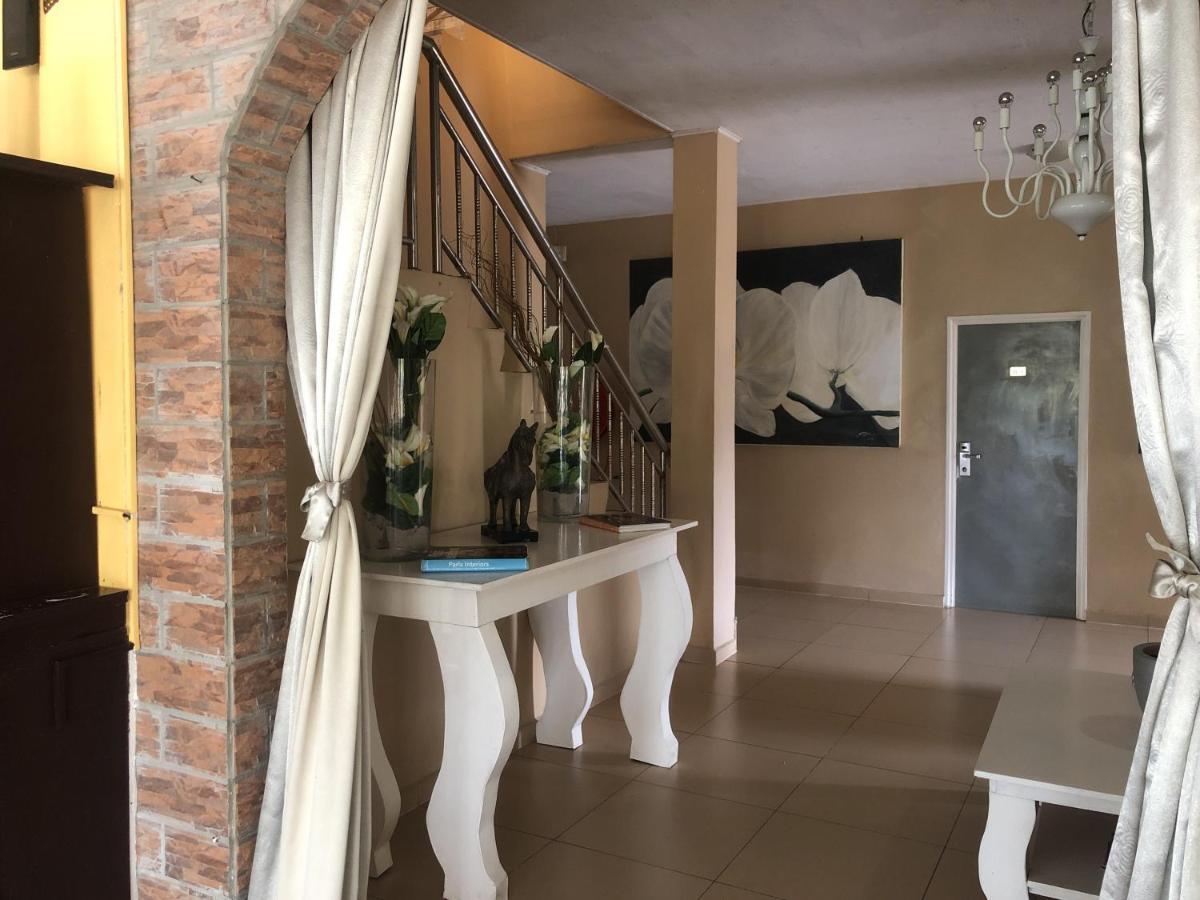 Hotel Bar Restaurant Emergency 911 Sto Lk Group Paramaribo Exterior foto