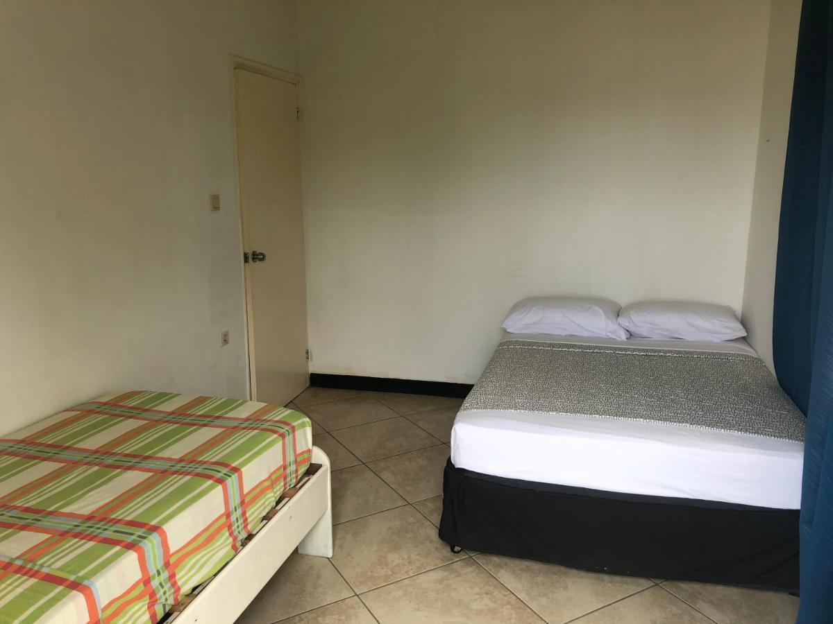 Hotel Bar Restaurant Emergency 911 Sto Lk Group Paramaribo Exterior foto