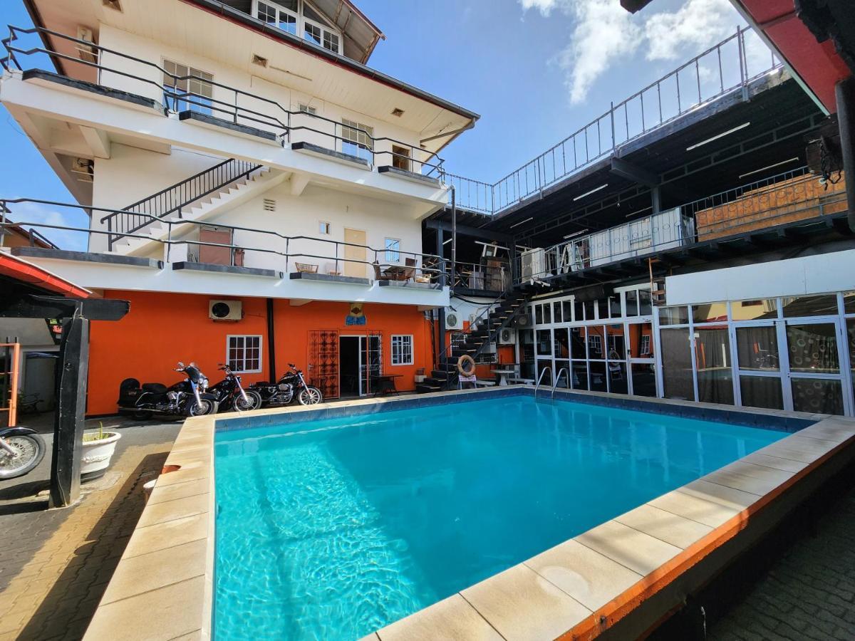 Hotel Bar Restaurant Emergency 911 Sto Lk Group Paramaribo Exterior foto